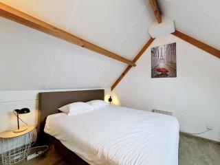 Holiday Home Vissershuis 2 with parking by Interhome - 1