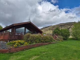 Golden Circle Lux Cabin/Cinema & Aurora Glasshouse - 7