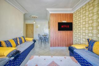 Comfortable 2BR Apartment Smart TV & Elevator - 2