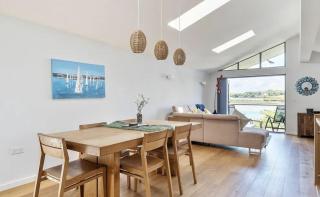 Avocet, your modern home on the Estuary! - 2