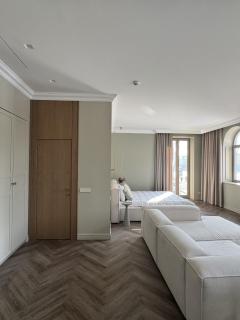 Boutique Luxury Apartment - 2