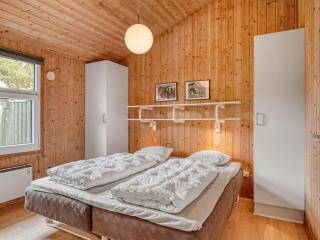 Holiday Home Heggi - 900m from the sea by Interhome - 1