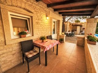 Apartment Appartement Silvy 3 in einem Steinhaus im istris by Interhome - 2