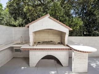 Apartment Luxury apartment Kevin by Interhome - 2