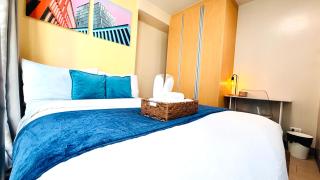 LARGE BGC 2BR, Perfect for 6, Steps to Mitsukoshi, 300Mbps Fiber 25R - Manila - 4