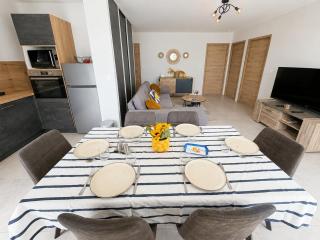 Heron apt confortable avec belle terrasse vue dégagée sur champs 3 chambres parking privatif à 900 m de la plage d'Asnelles et tous commerces, bars et restaurants près de Bayeux sur plages du débarquement - 2