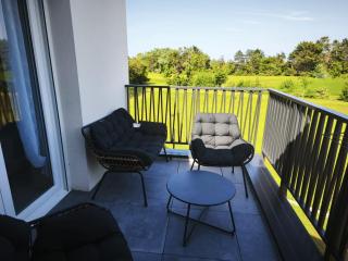 Heron apt confortable avec belle terrasse vue dégagée sur champs 3 chambres parking privatif à 900 m de la plage d'Asnelles et tous commerces, bars et restaurants près de Bayeux sur plages du débarquement - 9