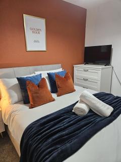 Spacious 4-Bed Family Home near Leicester City Ctr - 8