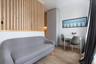 Central Comfy Urban Studio Hook - 4