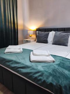 Lyra Apartment 2 - 4