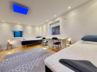 Workers & Family Villa With 6 bedrooms 2 Bath And Free Parking - 8