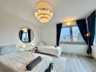 Apartment For Workers With 4 Bedrooms Free parking And Tv In Each Room - 0