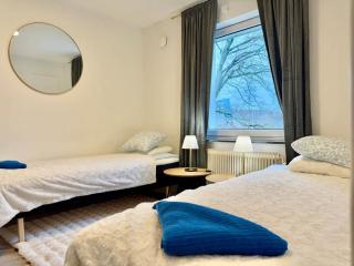 Apartment For Workers With 4 Bedrooms Free parking And Tv In Each Room - 3