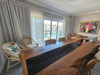 Luxury Coastal Holiday Home in Port St Francis - 2