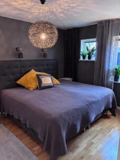 Modern townhouse, large terrace in a prime sunny location - 2