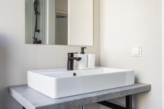 Bright apartment in center with a modern design - 8