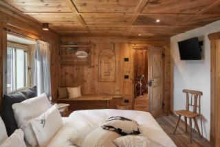 Private bedroom in a Exclusive Chalet - 0