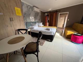 Room 4 ThirtyNineHoog Central - 8