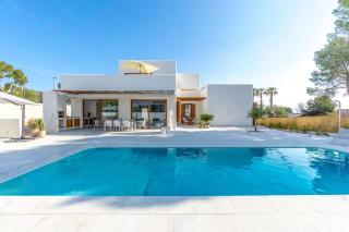 Villa Mariposa by the Sea - 0