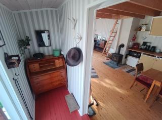 Chateau Sjøvegan - a simple cabin with a mighty view - 2