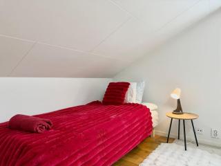 2 Bedroom Apartment With 4 Beds For Workers And Families - 4