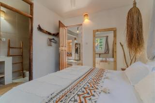 Paje Beach Zanzibar Oasis Villa Prime Location 90m to Beach Private Pool AC Power Generator Backup Completely Private Ideal for Families Friends Groups Sleeps 8 Walk to Bars Restaurants - 4