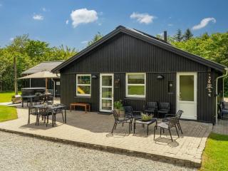 Holiday Home Karmen - 250m to the fjord by Interhome - 1