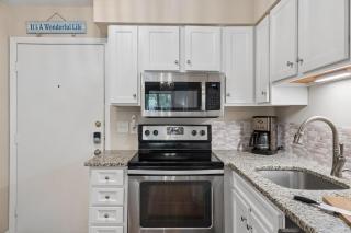 10 E Fiddler's Cove - 1