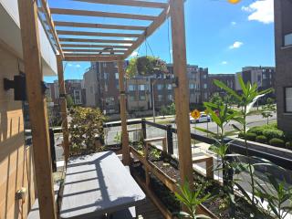 Downsview Park Retreat - Rogers Stadium Getaway 1 - 1
