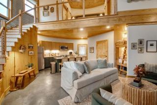 Silo Stay with Pasture Views & Covered Hot Tub - 8