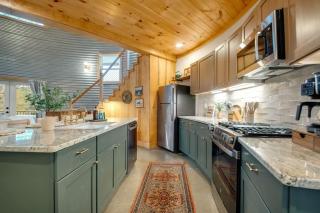 Silo Stay with Pasture Views & Covered Hot Tub - 7