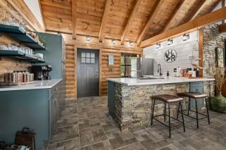 Pine Haven-Serene & Natural Cabin-7 mi to Downtown - 2