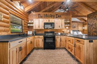 Whiskey Den-Serene&Natural Cabin-7 mi to Downtown - 2