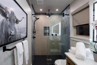 Luxury Longhorn Ranch Retreat, Hot Tub, Pond views - 6