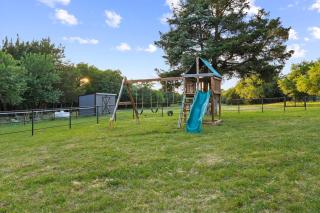 Luxury Longhorn Ranch Retreat, Hot Tub, Pond views - 1