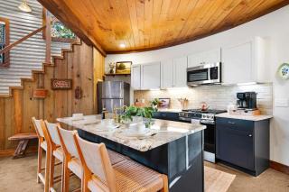 3 Silos Sleeps 12 - Chattanooga - Hot Tubs - 3
