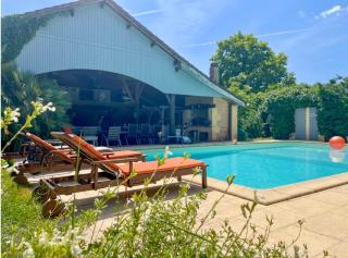 Gîte d'exception tout confort avec piscine et équipements uniques - Idéal pour groupe - 0