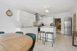 4 Bedroom 4 Bathroom Seafront Luxury Detached Beach House with Panoramic Sea Views - 6