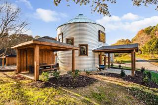 Farm Silo with Mountain Views & Hot Tub - 0