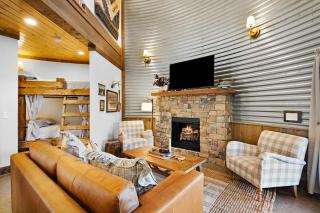 Farm Silo with Mountain Views & Hot Tub - 9