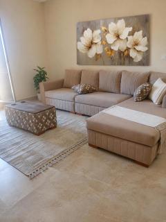 Your Perfect Summer Escape Stylish Apartment - 0