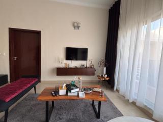 Premium Designer Apartment Chic & Serene Stay! - 9