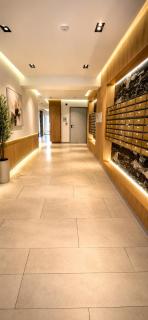 Srna Lux East gate with free parking - 2