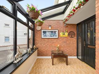 A Newly Renovated 7 Bedroom House - 4