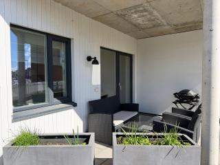 Central Modern Apartment, Walk to Beach & City Centre - 6