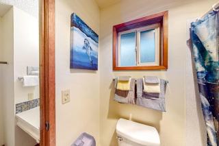 Retro beach hideaway with fast WiFI - walk to downtown attractions - 4