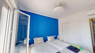 Modern 2 Bed 2 Bath Apartment, AC, WiFi, Pool Views - 1