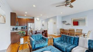 Heritage Village townhouse with community pool - 7
