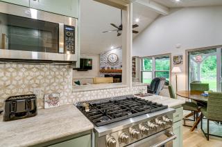 4 Mi to Texas A&M! Cozy Home Away From Home - 2