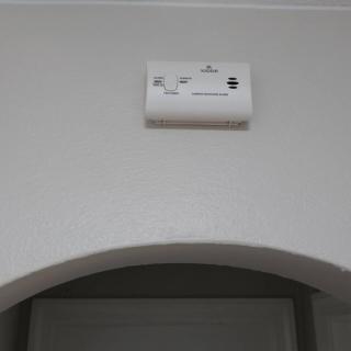 Modern 2BR Upstairs Unit - Sleeps 4 • Free Parking - 2